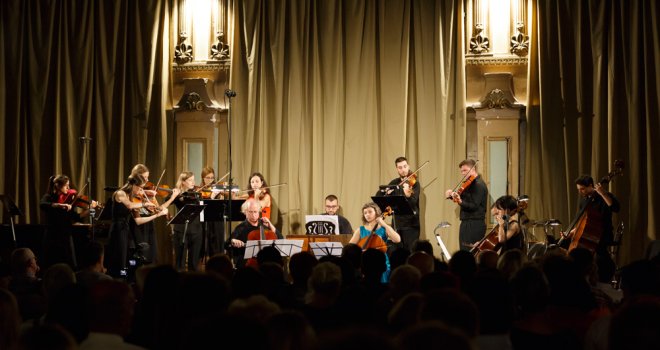 Mala historija orkestarske muzike sinoć na sceni SCMF