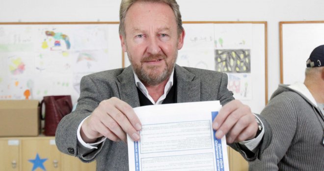 Bakir Izetbegović, Fahrudin Radončić i Denis Zvizdić obavili svoju građansku dužnost