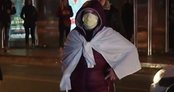 Očajna mlada Sarajka s bebom sjela na cestu ispred Predsjedništva BiH: Mučnine su mi dušu iscijedile...