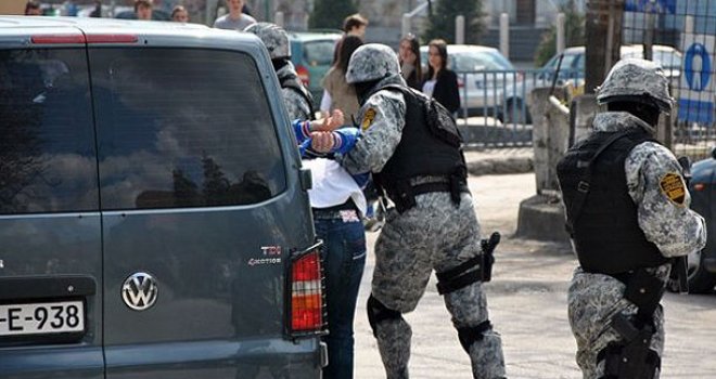 Akcija Meta u Sarajevu: Uhapšeno 10 osoba, zaplijenjeno šest kilograma droge