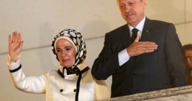 Sulejman i Hurem nisu im ni do koljena: Pogledajte palatu u kojoj žive Recep i Emina Erdogan!