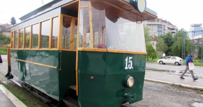 Upriličena vožnja starim električnim tramvajem u Sarajevu