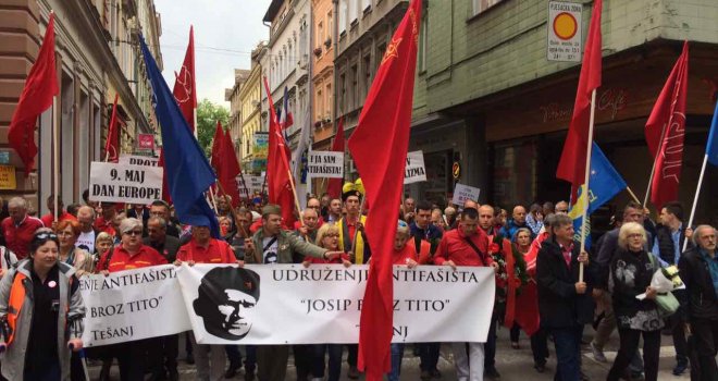 Na Maršu antifašista u Sarajevu više od 1.000 učesnika poslalo poruke mira