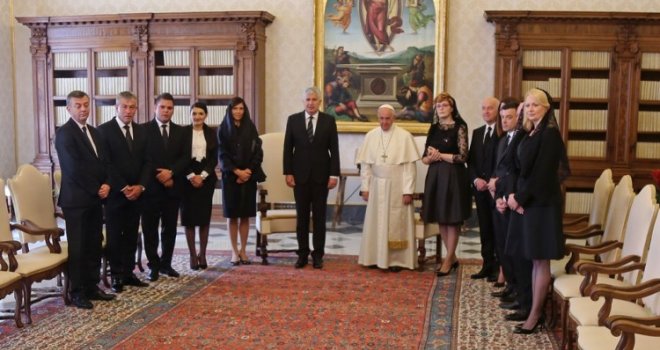 Čović kod pape Franje u Vatikanu: Zahvaljujemo se za iskazanu kontinuiranu brigu za Hrvate
