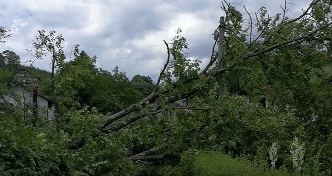 Na snazi narandžasti i crveni alarm: Meteorolozi najavljuju veliko nevrijeme, a evo gdje će biti najgore