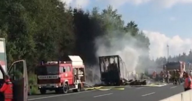 Zapalio se autobus pun putnika iz Hercegovine