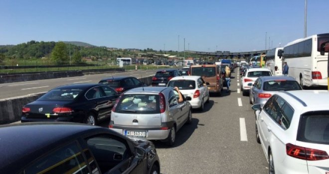 Saobraćajni haos u Hrvatskoj: Kilometarske kolone širom zemlje