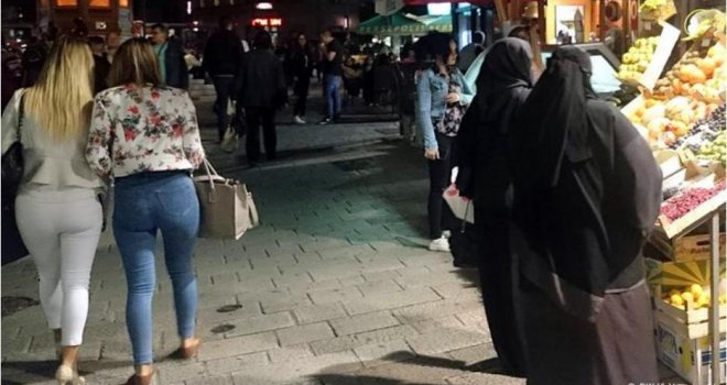 Arapski turisti u Sarajevu: Mnogi Bosanci smatraju da su 'nekulturni', u porastu prostitucija u predgrađima...