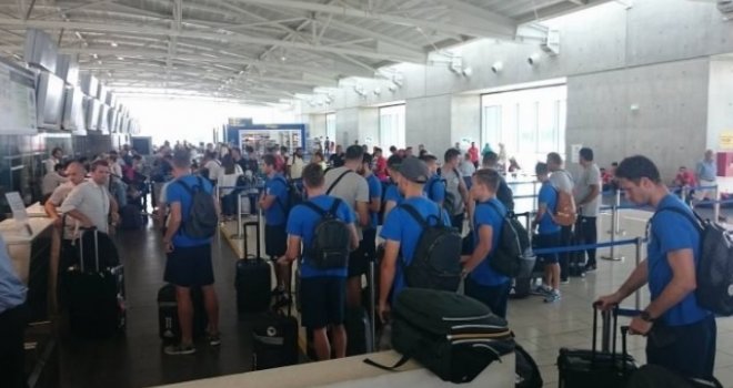 Avion se nije pojavio: Reprezentativci BiH satima borave na aerodromu u Nikoziji