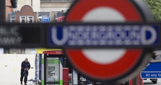  Londonska policija privela 18-godišnjaka zbog eksplozije u metrou