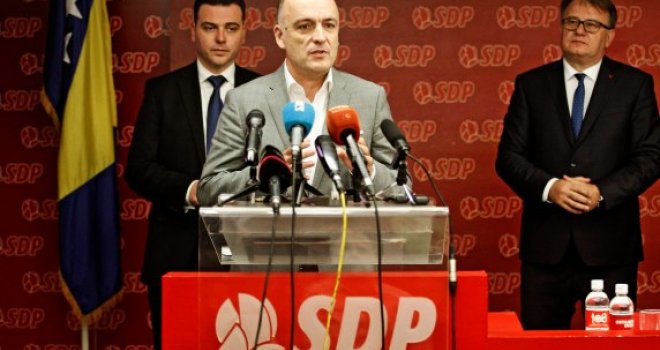 Istaknuti član SDP-a i bivši ambasador BiH podnio ostavku na sve funkcije: A evo šta poručuju drugovi iz partije...
