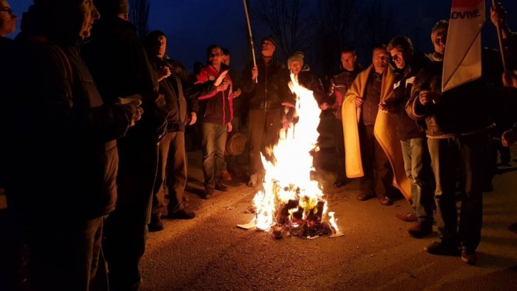 radnici-zeljezara-vatra-magistralni-put-protesti
