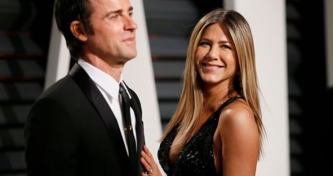 Jennifer Aniston rastaje se od Justina Therouxa, tvrdi da mu ostaje najbolja prijateljica...