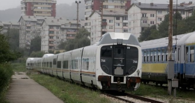 Voz Sarajevo - Čapljina: Migranti napali radnike Željeznica FBiH