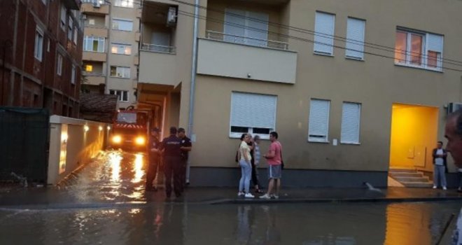 Stravična smrt u Požarevcu: Muškarac sišao da preparkira auto, pa se udavio u poplavljenoj garaži