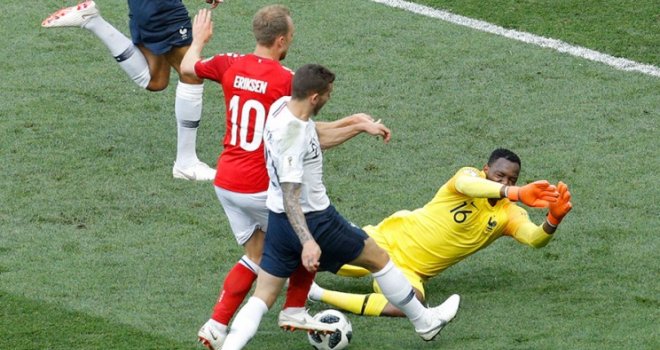 Meč Danske i Francuske bez golova, Peruanci preko Australije do utješnih bodova