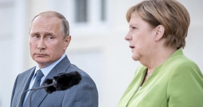 Merkel i Putin - stari dobri protivnici koje je ponovo spojio Trump