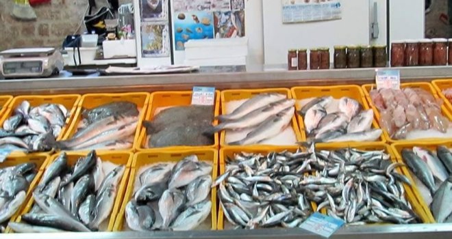 Užas na Jadranu: Ženu i njenu kćerku u ribarbici zalila solnom kiselinom, razljutila se zbog - stare ribe!  
