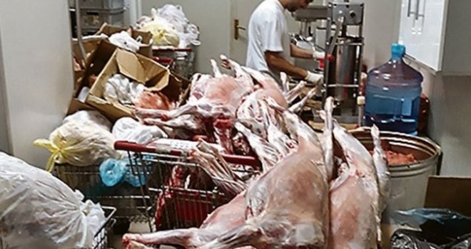 'Smrdljivo staro meso melje se za ćevape': Bivši poslovođa iznio šokantne optužbe na račun poznate mesnice