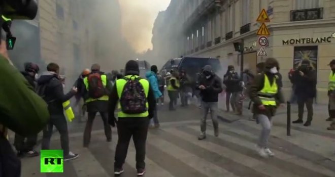 'Žuti prsluci' planiraju proteste za Novu godinu u Parizu