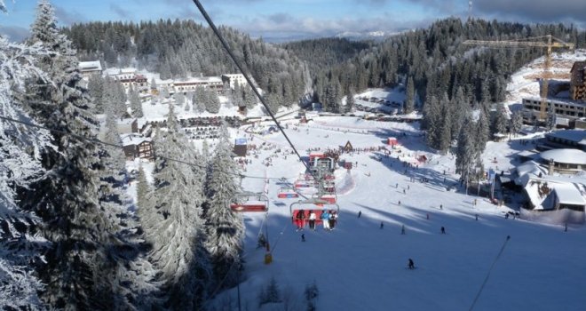 Na Jahorini hiljade skijaša, turista, ljubitelja prirode: Najavljeni koncerti, noćno skijanje...