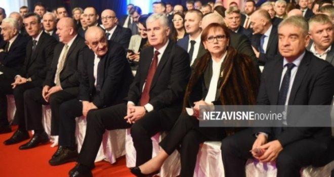 Uz Kusturicu, Dodika i Cvijanović, i Dragan Čović u prvim redovima na proslavi 'dana RS'