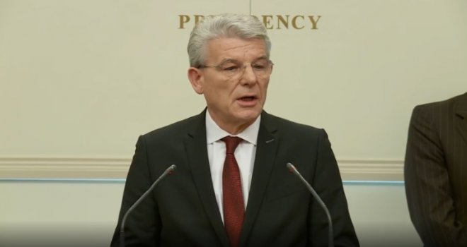 Džaferović: Ambasador se svojim jučerašnjim postupkom isključio od svih budućih kontakata sa mnom