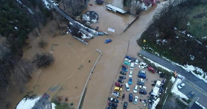 Situacija u Busovači se smiruje: Rijeka se povlači, ali poplavljen veliki broj kuća