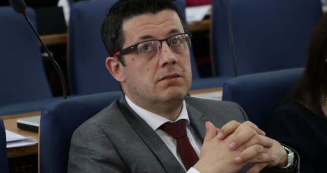 Čampara najavljuje haos u SDA: Sarajlić mora biti smijenjen, Hasanspahić i Hadžihafizbegović ne smiju biti ministri! 