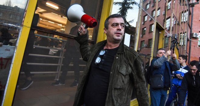 Sergej Trifunović bez pardona: Studenti, u go*nima ste! Autonomaši, se*em vam se u usta fašistička!