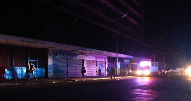 Nestanak struje u Venecueli izazvao haos: Ugrožen rad bolnica, otkazani letovi, zatvorene granice, ulice puste...