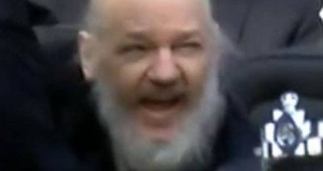 Ostaje u zatvoru: Osuđen Julian Assange!
