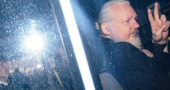 Assange tvrdi da čuje glasove u zatvoru: 'Ti si prašina, mrtav si, doći ćemo po tebe'