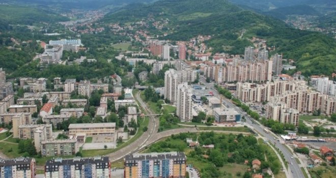Tuzla povukla naredbu nakon upozorenja Federalnog štaba: Ipak se ne otvaraju prodavnice obuće i tekstila!
