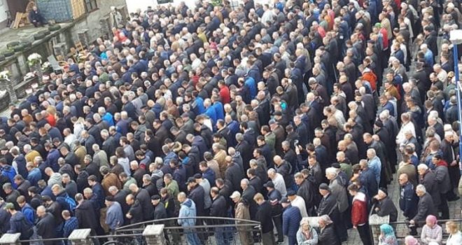 Hiljade ljudi na dženazi Merimi Balkić: Ni najstariji Krupljani ne pamte ovoliki broj ljudi na posljednjem ispraćaju