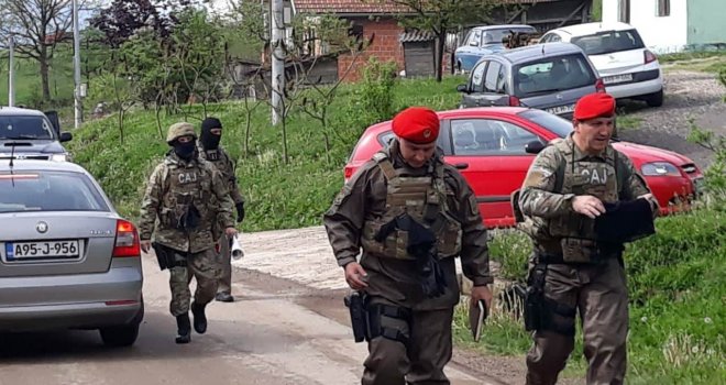 Na mjesto ubistva Slaviše Krunića stigli direktor policije Ćulum, ministar Lukač i specijalna jedinica