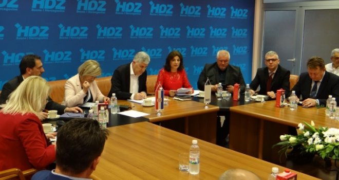 Predsjedništvo HDZ-a BiH jednoglasno podržalo Čovića za predsjednika stranke