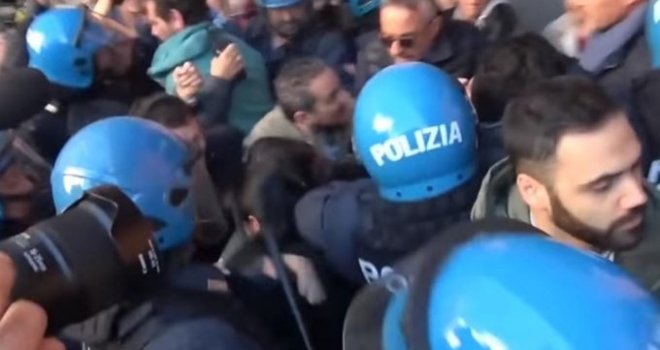 Haos u Italiji zbog porodice iz BiH: Specijalci rastjeruju neofašiste koji protestuju