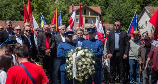 Komšić  u Jablanici na obilježavanju godišnjice Bitke na Neretvi: Fašizam nije pobijeđen, već je prisutan i danas