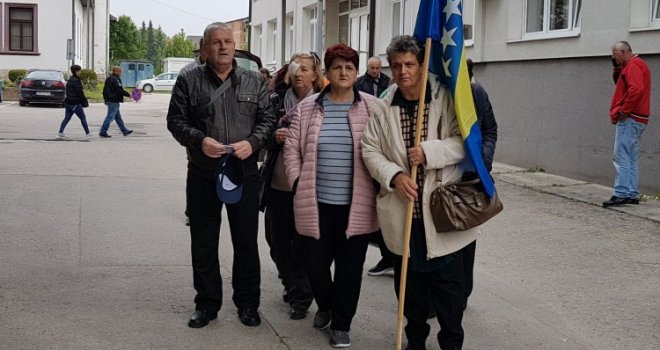 Grupa bivših radnika 'Vitezita' uputila se pješice u Sarajevo