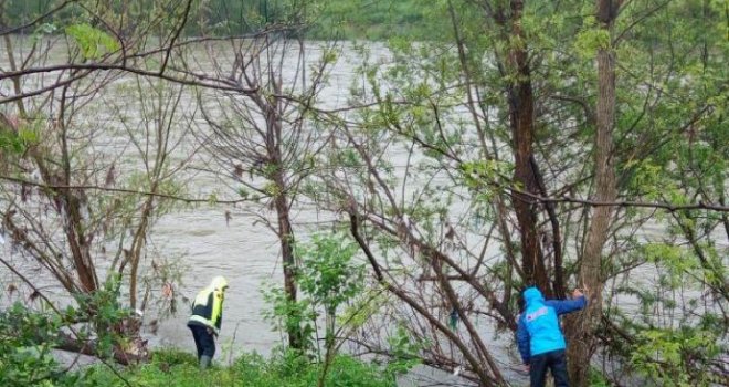 Nastavlja se potraga za dječakom koji je  upao u nabujali Mračajski potok