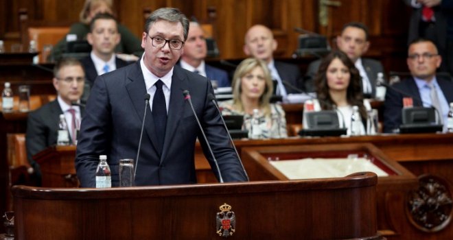 'Između slatke laži i gorke istine': Šta je Vučić rekao predstavljajući u parlamentu izvještaj o Kosovu?