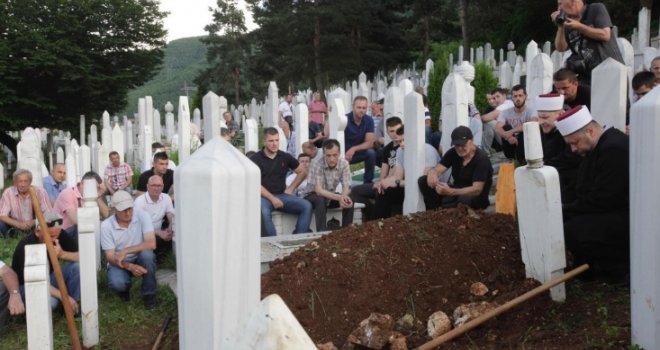Veliki broj građana na dženazi ubijenom Ammaru Kapidžiću