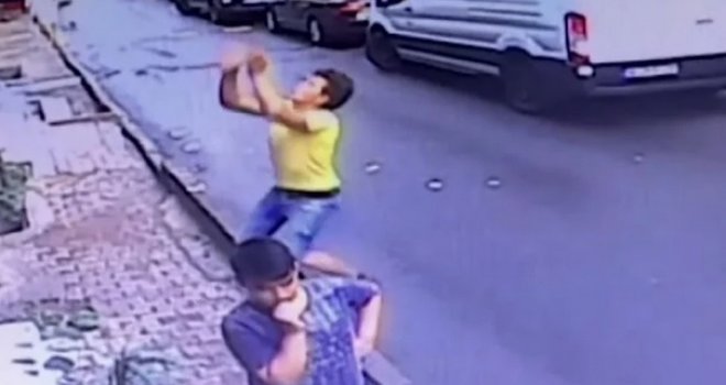 Tinejdžer uhvatio dijete koje je palo s drugog sprata: 'Napravio sam što je potrebno za ljubav Allaha'
