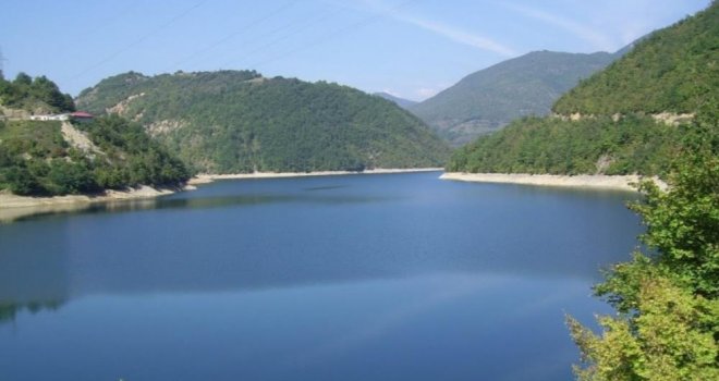 Tragedija na Jablaničkom jezeru, utopio se 19-godišnji mladić iz Sarajeva