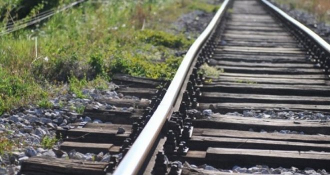 Stravična nesreća u Bihaću: Migranta usmrtio voz