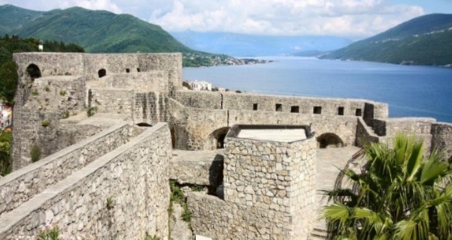 Korona opustošila i Crnu Goru: U Herceg-Novom boravi 93 odsto manje turista nego lani!