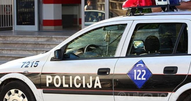 Policija dva kantona na nogama: Potjera za sumnjivim 'golfom', vozač okrenuo auto i ignorisao patrolu