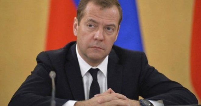Medvedev: Veoma je opasan pokušaj da se u NATO uvuku BiH i Republika Srpska
