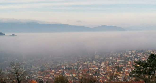 Sarajevo osvanulo u magli, povećana koncentracije prašine u zraku